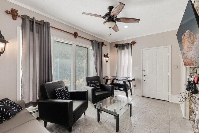 Building Photo - 58 Montebello Rd