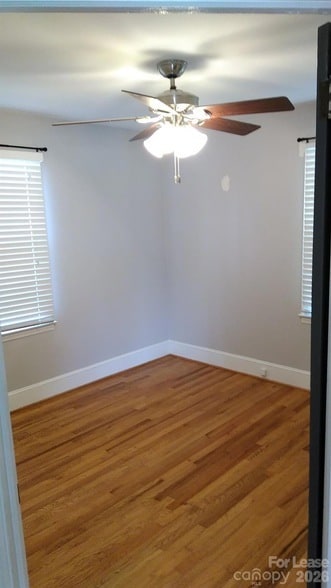 Building Photo - 408 W Sandy Ridge Rd