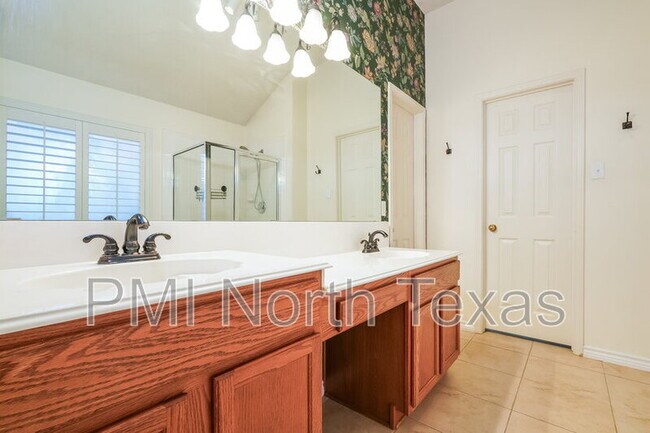 Building Photo - 2708 Berry Hill