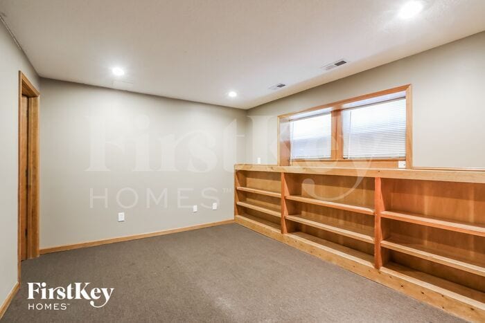 Building Photo - 211 Apple Blossom Ln