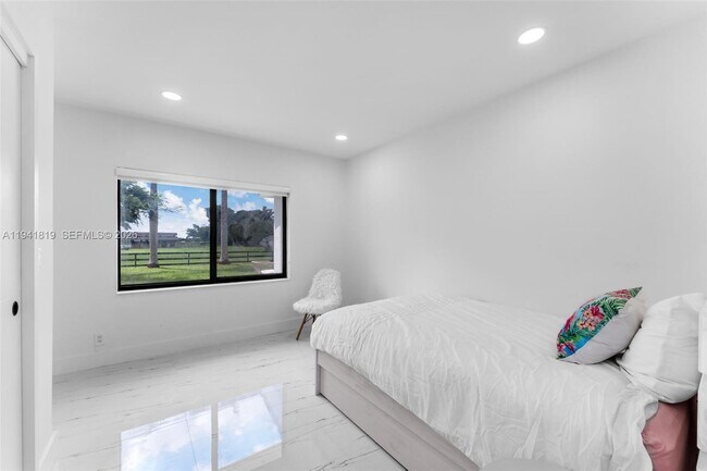 Building Photo - 14300 SW 192nd St