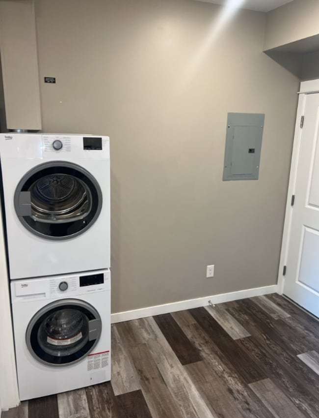 Building Photo - Studio Apartment near WWU Available Soon!