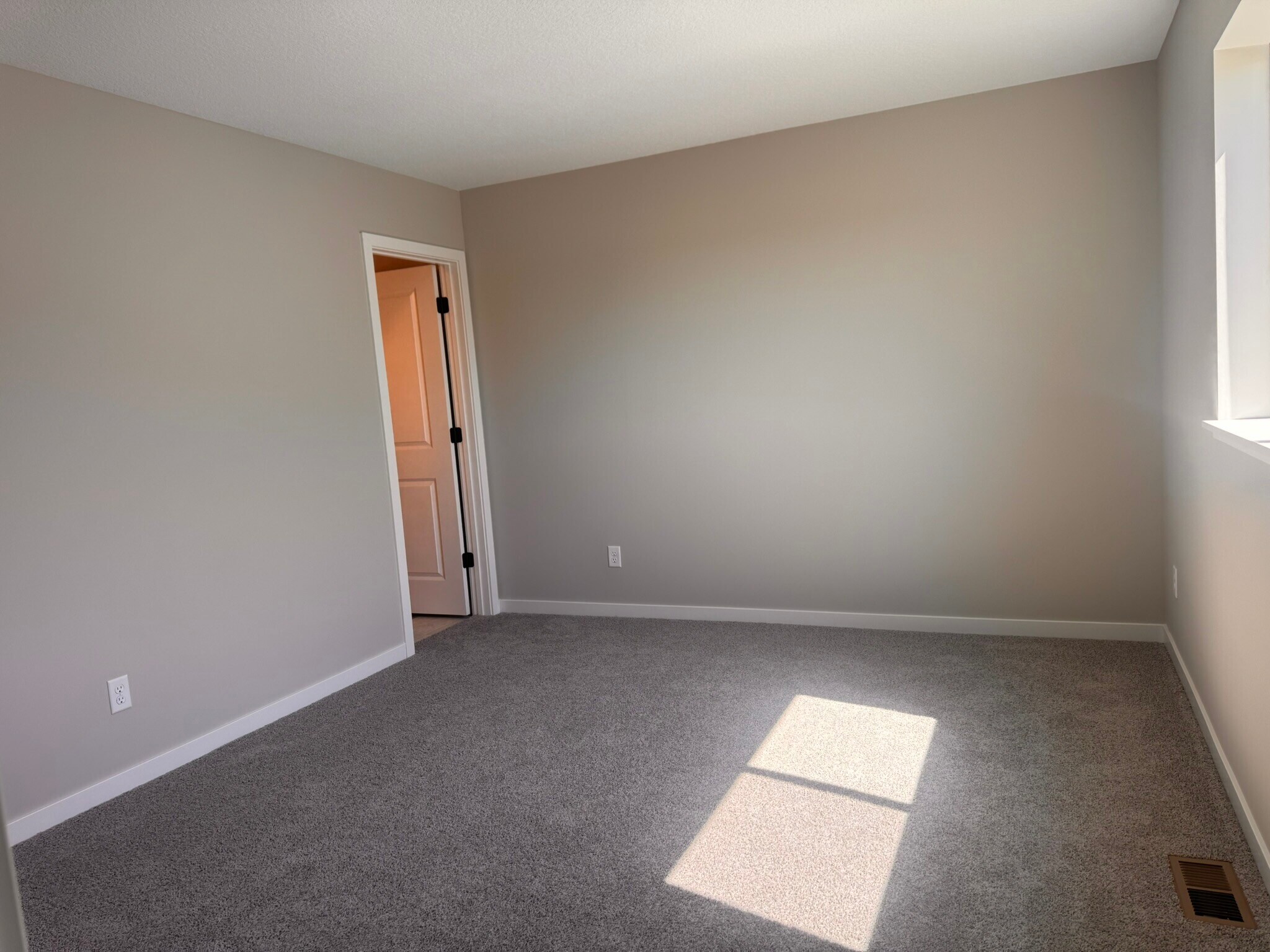 Building Photo - 907 Misty Meadow Blvd