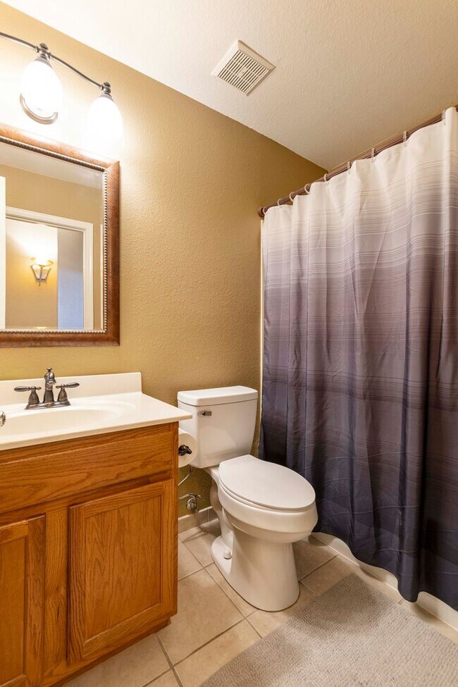 Building Photo - Gorgeous fully furnished home in Gilbert w...