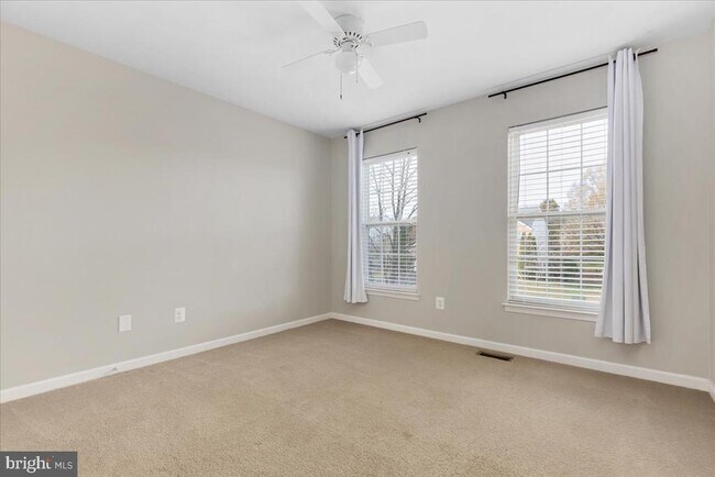 Building Photo - 18688 Potomac Station Dr