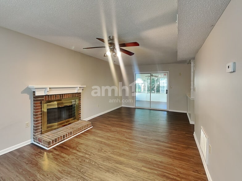 Building Photo - 12631 Delman Ln