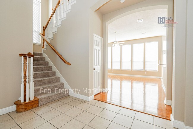 Building Photo - Lake Views, Space & Lifestyle – Ask about our move in specials!