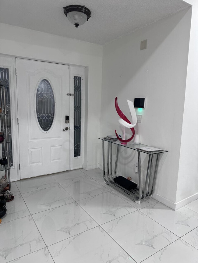 Building Photo - 26161 SW 130th Ave