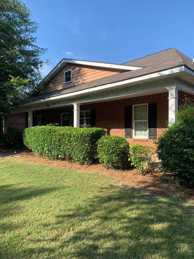 Building Photo - Eagles Landing 4 Bedroom Available for Fall 2026!!