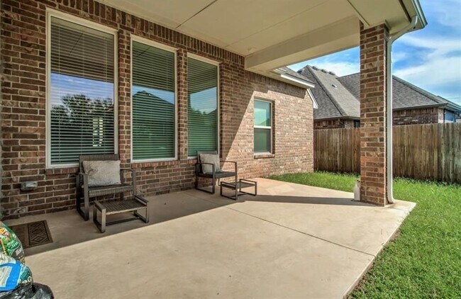 Building Photo - 2509 Crystal Creek Dr