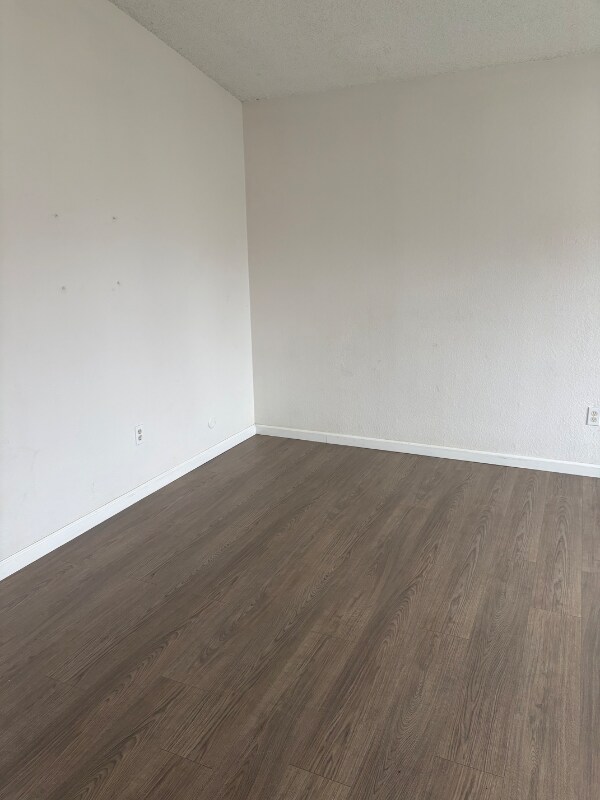 Building Photo - 630 E Juniper Ave