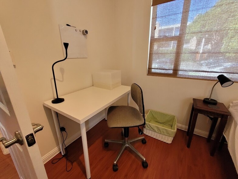 Double Bedroom - 1814 Arizona Ave