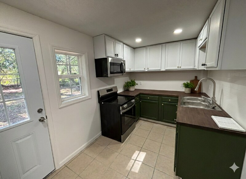 Building Photo - 2404 Spurgeon St