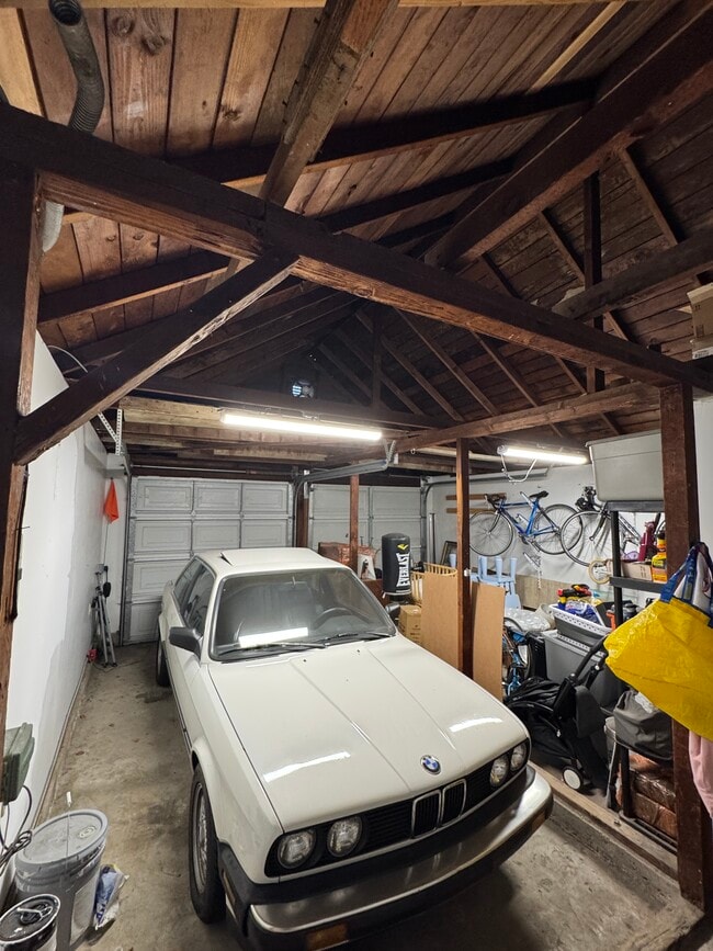 Building Photo - 282 E 51st St