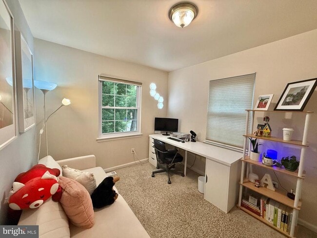 Building Photo - 5500 Woodlawn Manor Ct