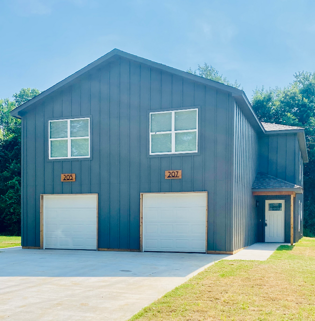 Building Photo - 207 S Fairland Ave