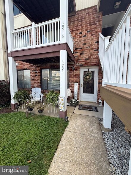 Building Photo - 6906 Hilltop Dr