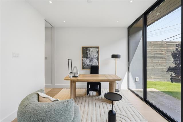 Building Photo - 6822 Victoria Ave