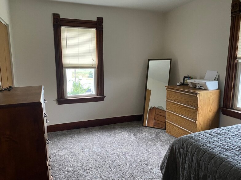 Building Photo - 10988 Ridge St