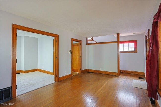 Building Photo - 522 Columbus Ave NW