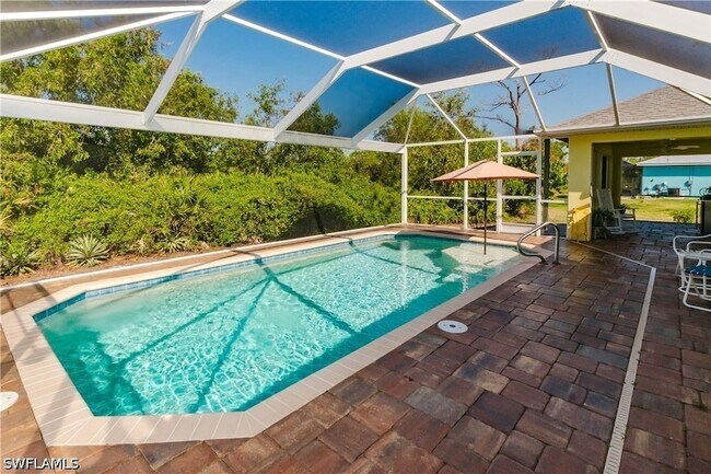 Building Photo - 11693 Oakland Dr