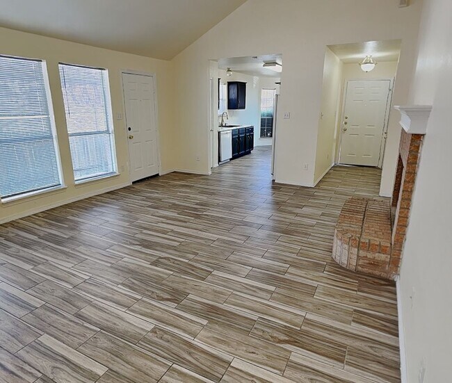 Building Photo - Move-In Ready Charm with Space to Love! $500 off the first full month’s rent with a move-in on or...