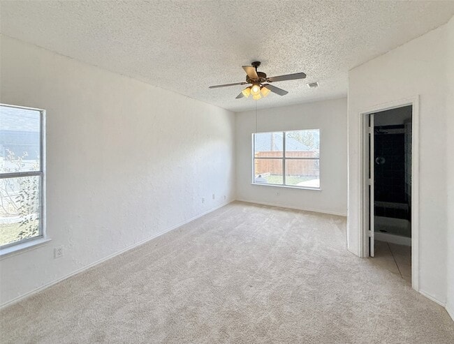 Building Photo - 6717 Smallwood Dr