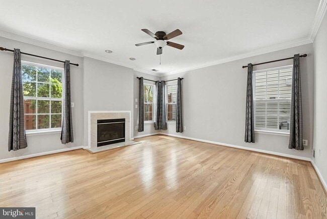 Building Photo - 4705 Manor Dr
