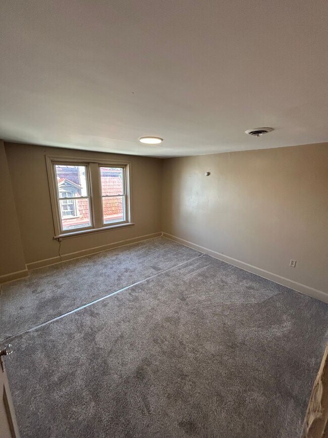Building Photo - 105/107 W Louther Street
