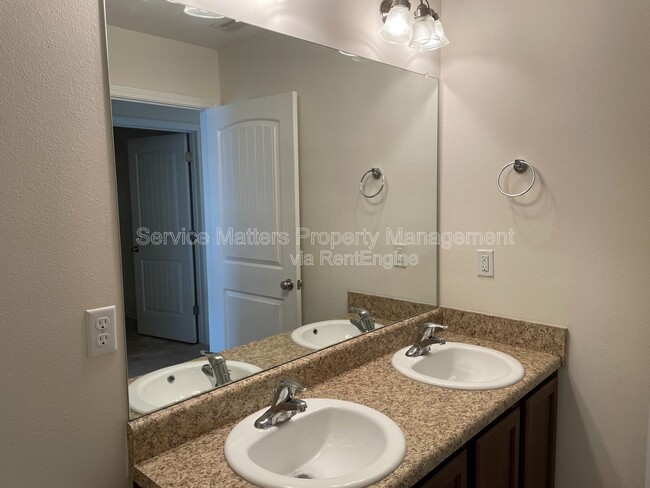 Building Photo - 254 Cottage View Dr