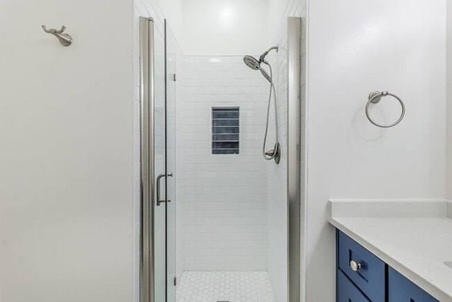 Building Photo - Beautiful historic Church Hill Rowhome for...