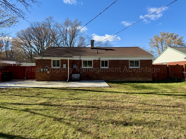 Building Photo - Updated and Beautifully Maintained 3-Bedroom Ranch Minutes from Downtown Berkley!
