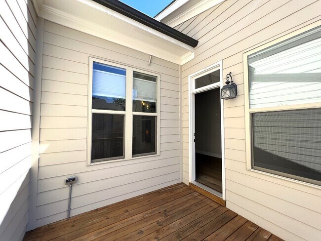 Building Photo - 4353 Parkside Pl