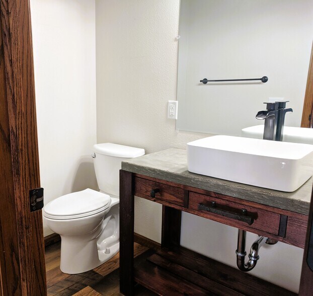 Upstairs 1/2 bath - 2114 Laforest Ave
