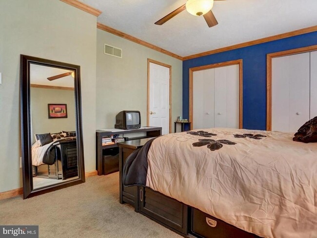 Building Photo - 16 Colonial Dr