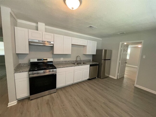 Building Photo - 3 BR/2.5BA | Newly Renovated Single Family Home | 1-Car Covered Parking | Gated backyard