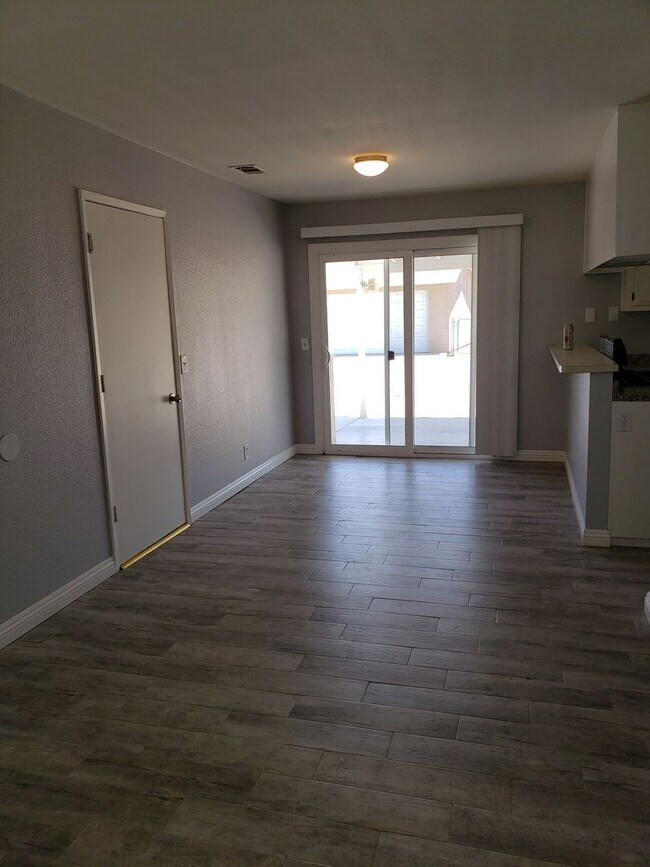 Building Photo - Single Family Residence Located on The Mesa