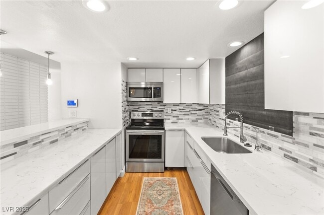 Building Photo - 1531 Commanche Dr