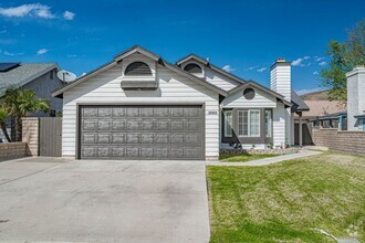 Building Photo - Charming Single-Story 2-Bedroom Home with ...