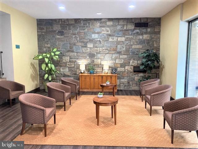 Building Photo - 8601 Manchester Rd