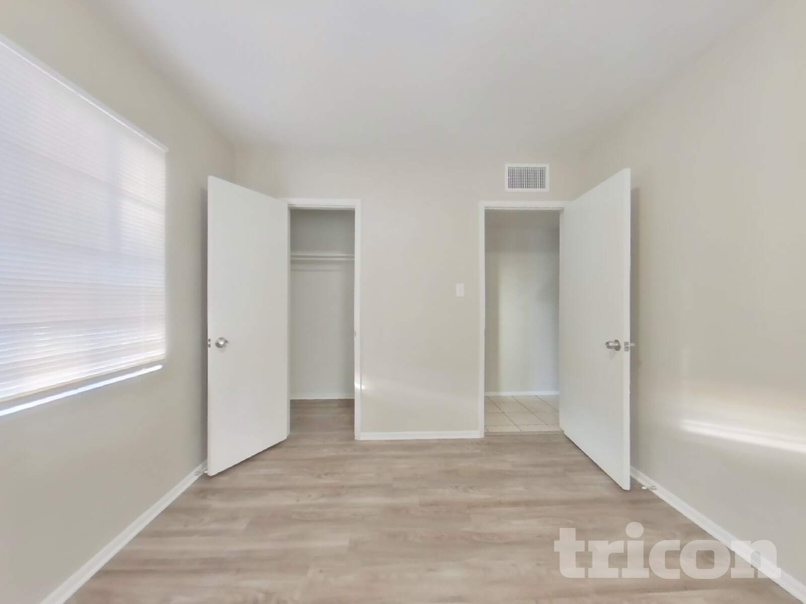 Building Photo - 120 W 8th Pl