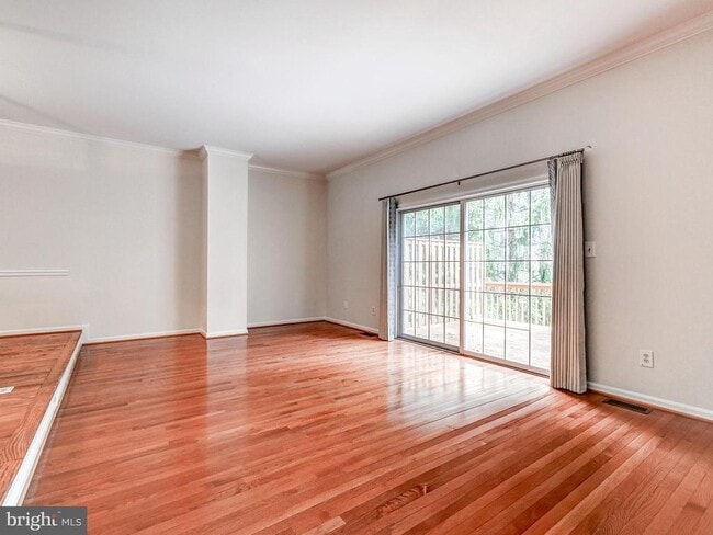 Building Photo - 29 Tenby Ct