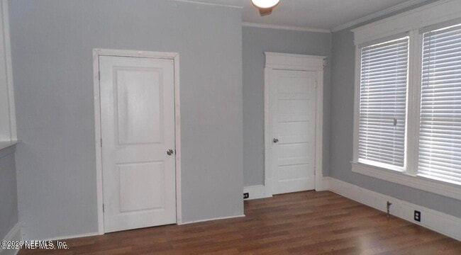 Building Photo - 1709 W 45th St