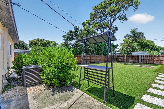 Building Photo - 907 Wright Dr
