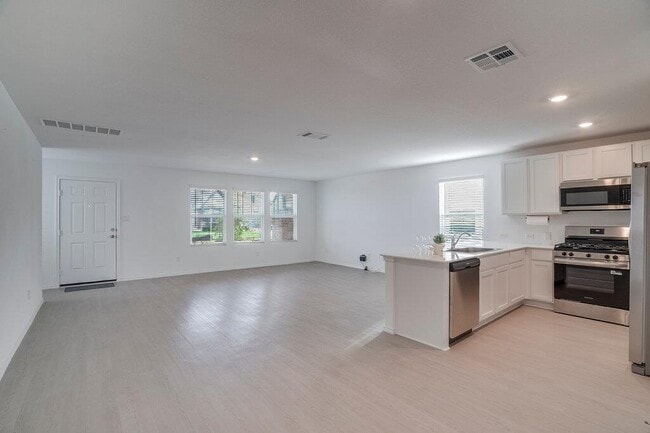 Building Photo - 321 Keefer