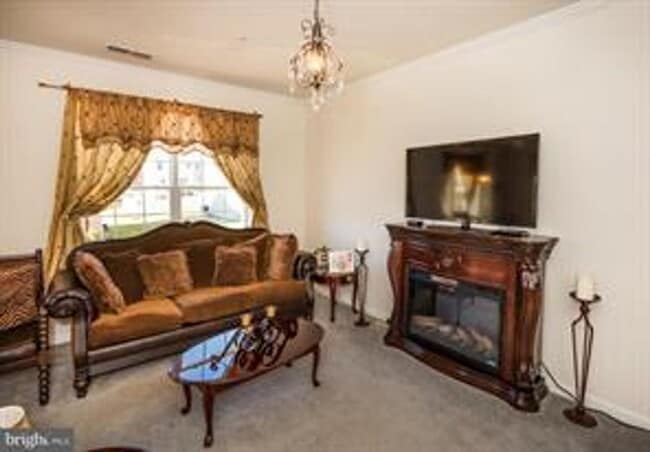 Building Photo - COMING SOON! June 1st - Beautiful Townhouse with 3rd Floor Master Suite!