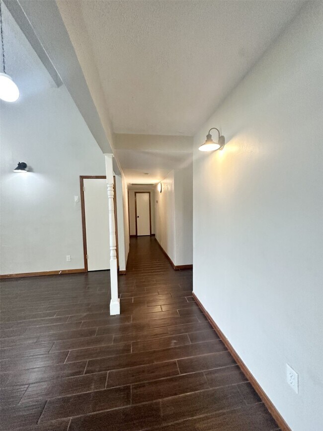 Building Photo - 2509 Wall St