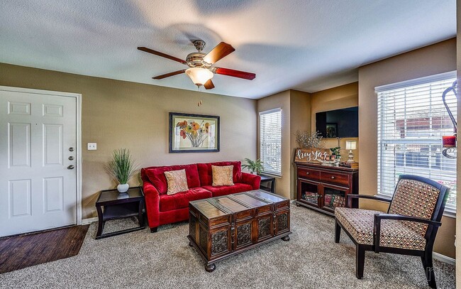 Building Photo - Stonegate