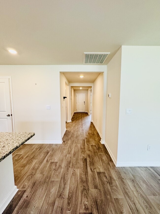 Building Photo - 505 Strawberry Fld Wy