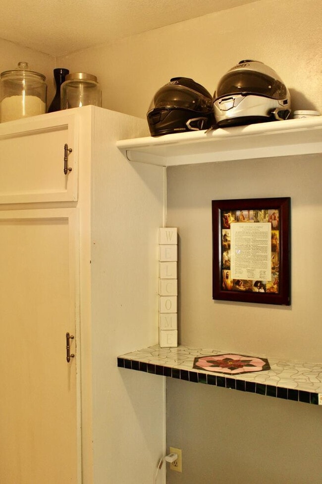 Building Photo - 2041 E Gary Cir